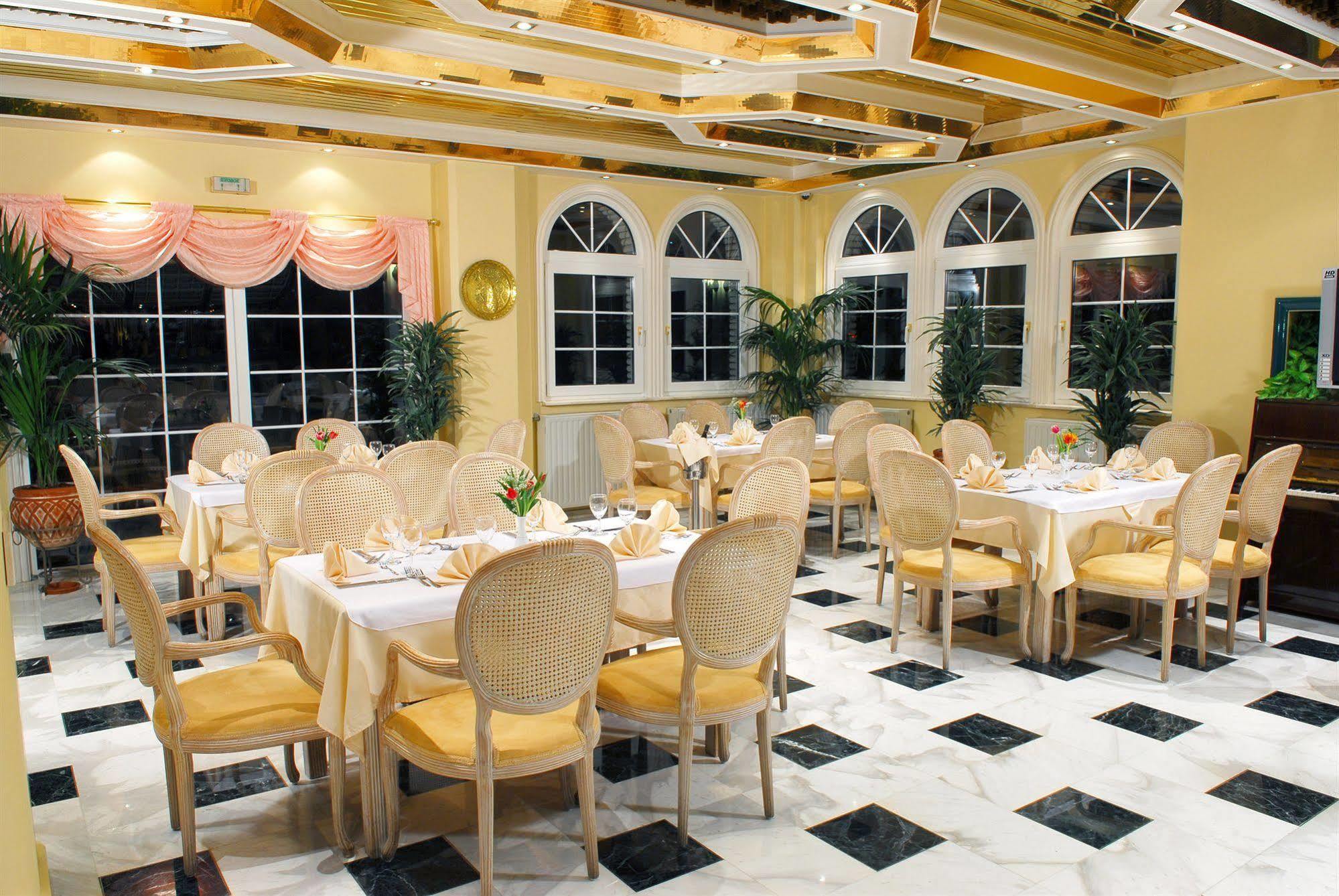 Strass Hotel
