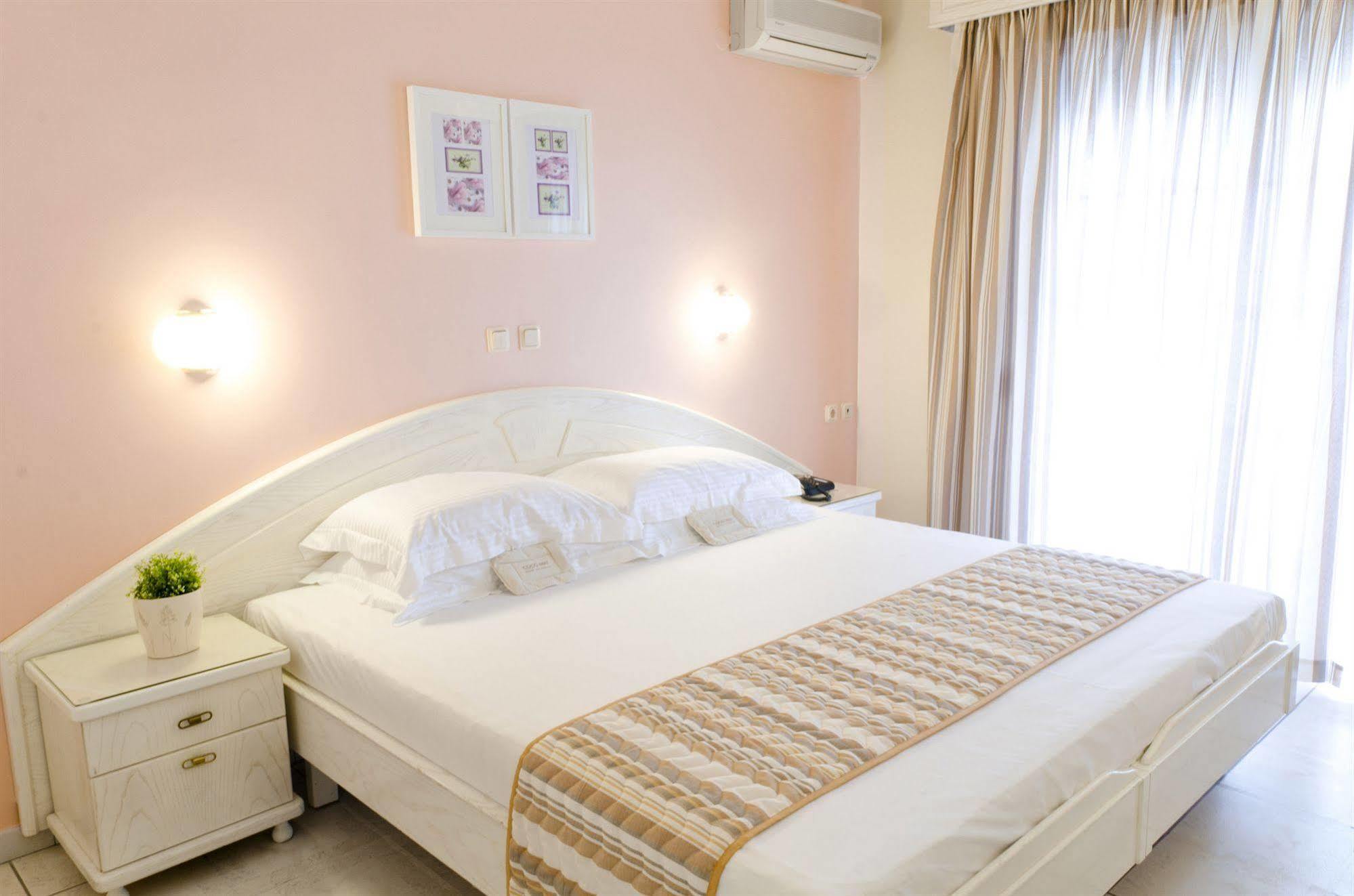Hotel Strass 3*