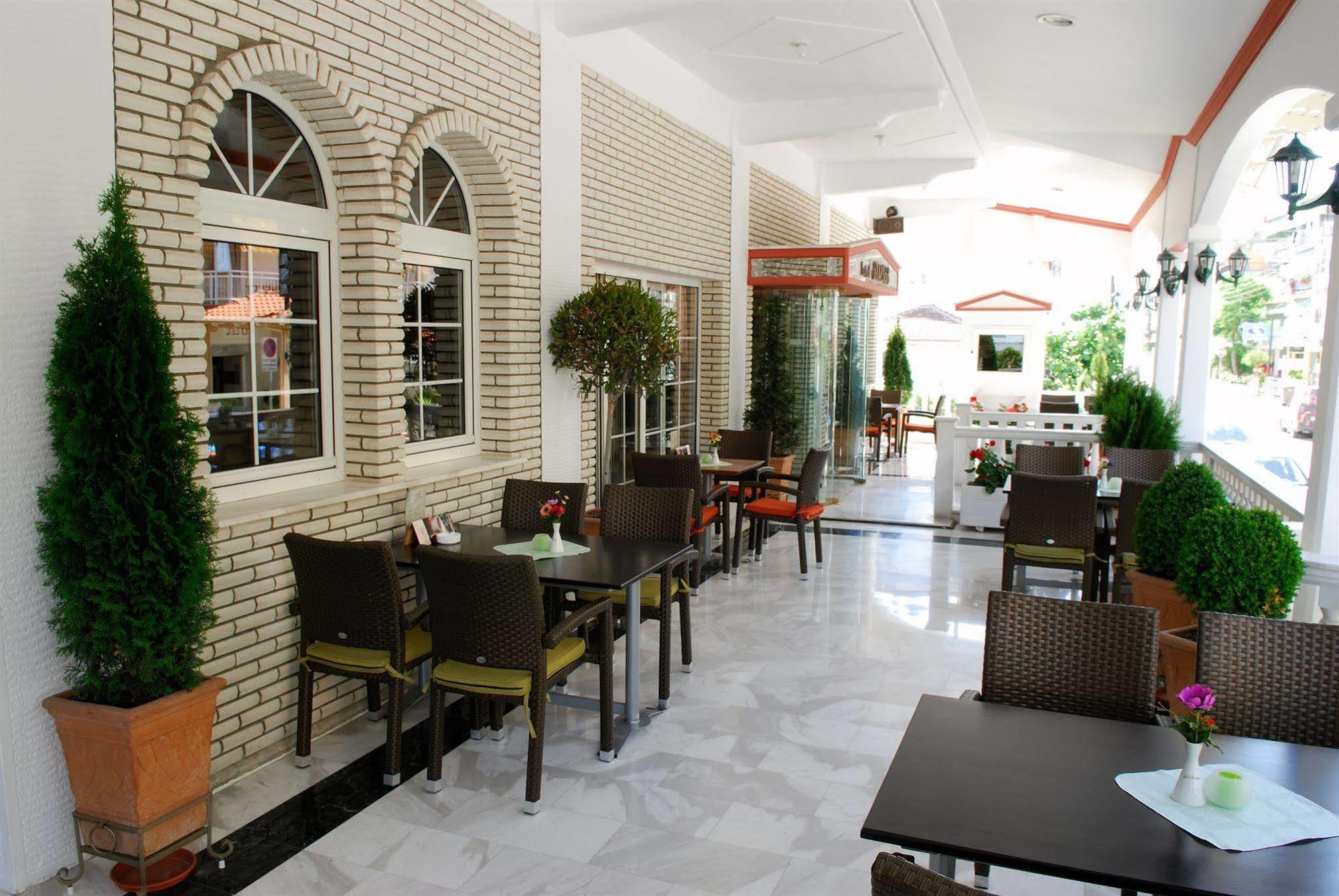 Hotel Strass 3*